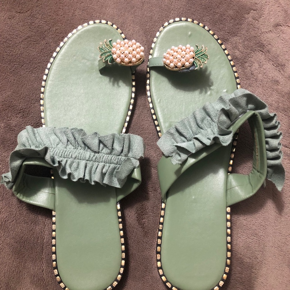 Women Sandal Pineapple Design size 10 New